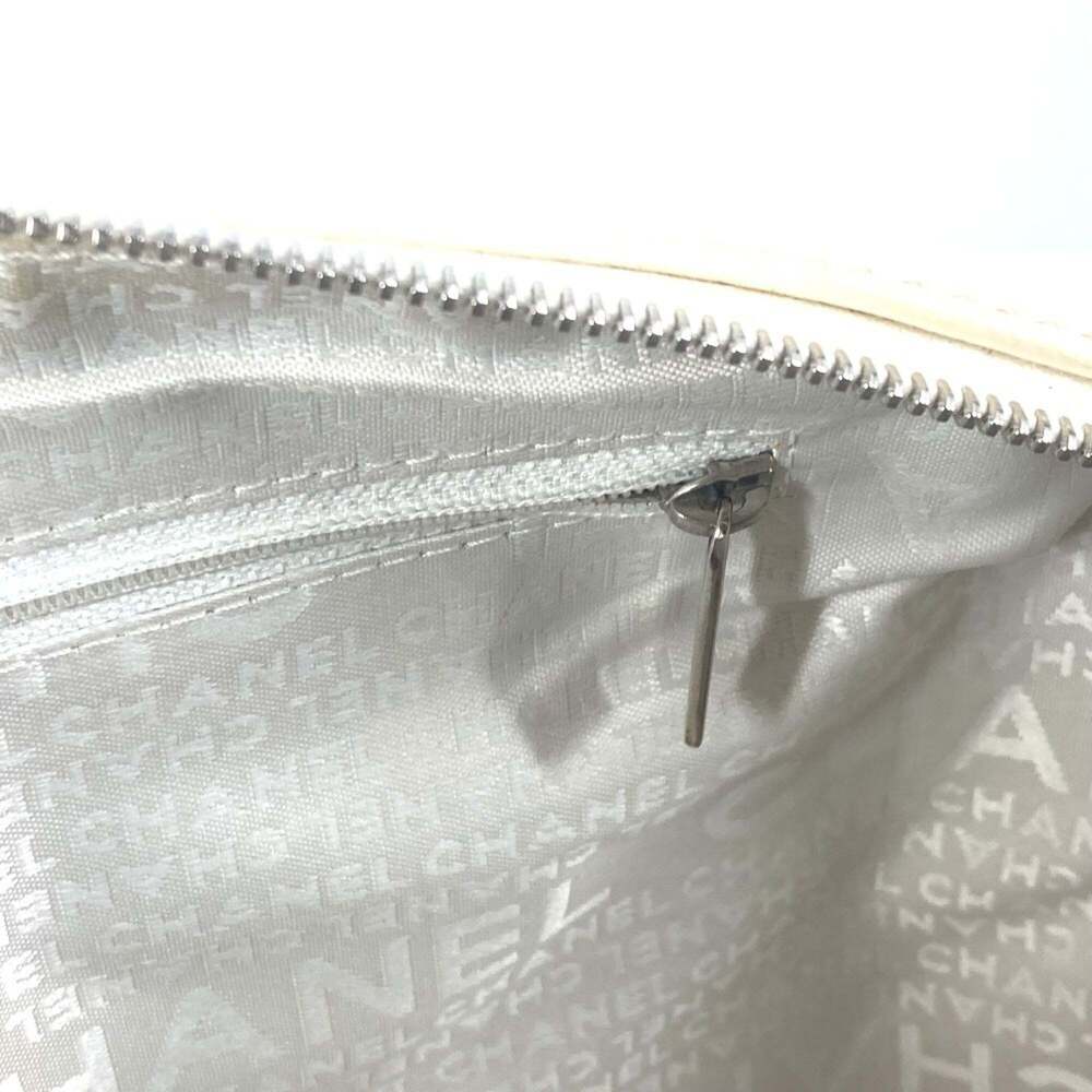 CHANEL Cream Leather Logo Shoulder Bag - Picture 5 of 16